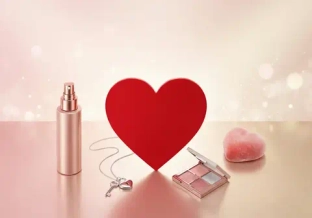 Что подарить на 14 февраля: оригинальные новинки и лимитированные коллекции