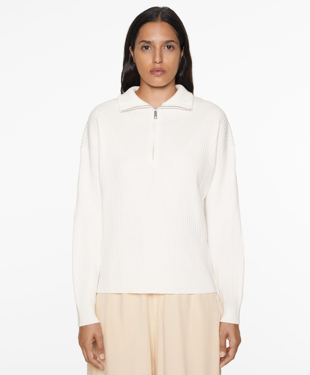 Oysho Свитер в рубчик с высоким воротником, светлый экрю