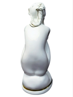 Фарфоровая Статуэтка "На пляже" ЛФЗ