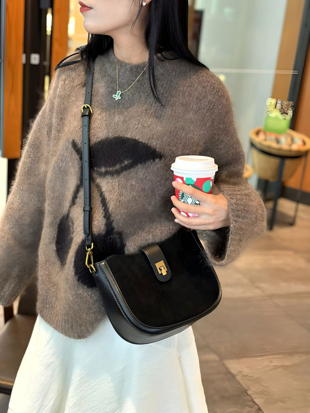 женская сумка на плечо из натуральной кожи