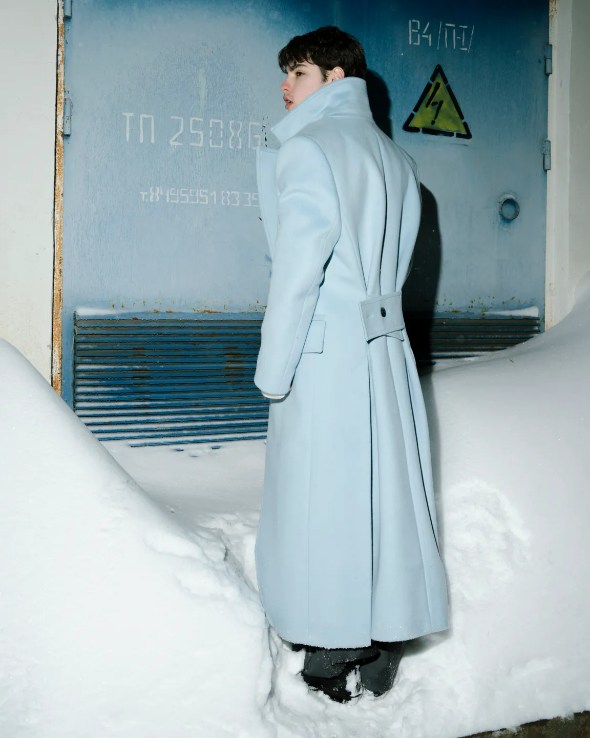 Голубое пальто 