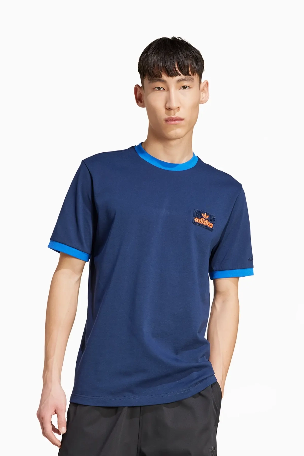 Футболка adidas Contrast Tee - темно-синий