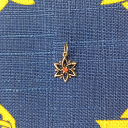 Подвеска. Эдельвейс с камнем малый