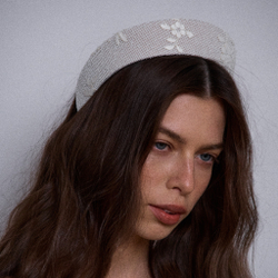 Кокошник бежевый с гипюром