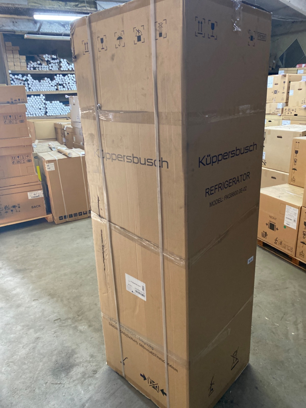 Отдельностоящий холодильник с нижней морозильной камерой Kuppersbusch FKG 6600.0 E-02