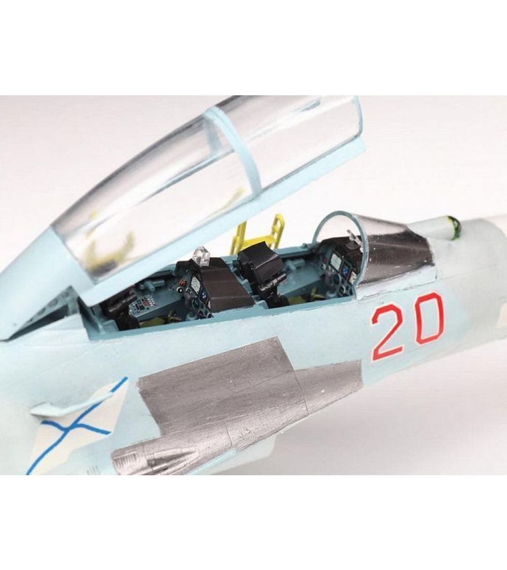 Сборная модель ZVEZDA Российский учебно-боевой самолёт Су-27УБ, 1/72