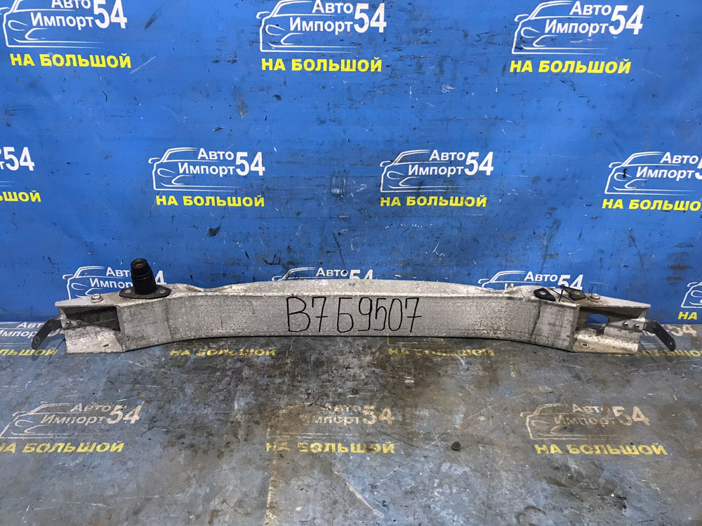 Усилитель переднего бампера AUDI A4 2005-2008