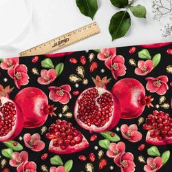 Ткань флис гранаты на черном