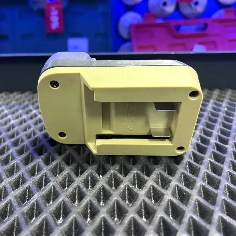 Переходник на инструмент Makita с аккумулятора Feng Bao