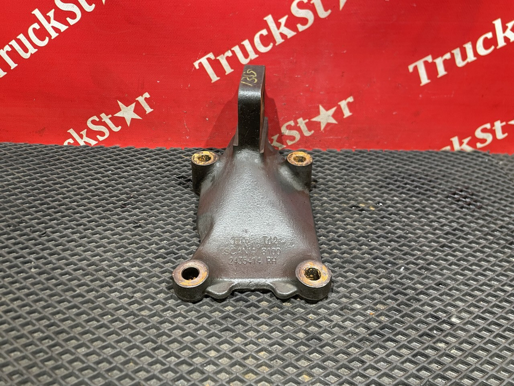 Кронштейн двигателя передний правый 2021г