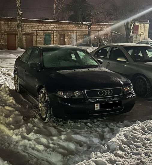 Фары передние ANGEL EYES BLACK для AUDI A4 11.94-12.98