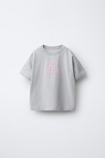 ZARA ФУТБОЛКА С РЕЛЬЕФНОЙ НАДПИСЬЮ, АНТРАЦИТОВО-СЕРЫЙ