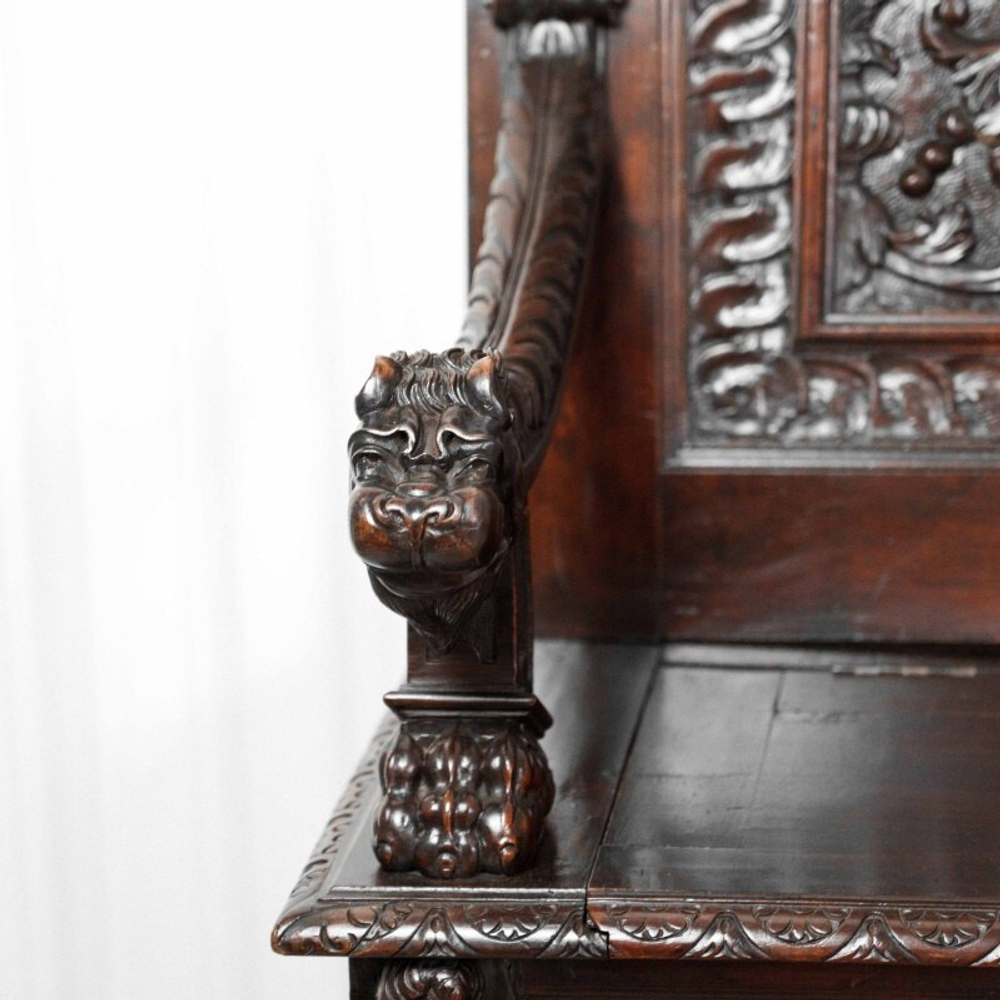 Дубовая скамья