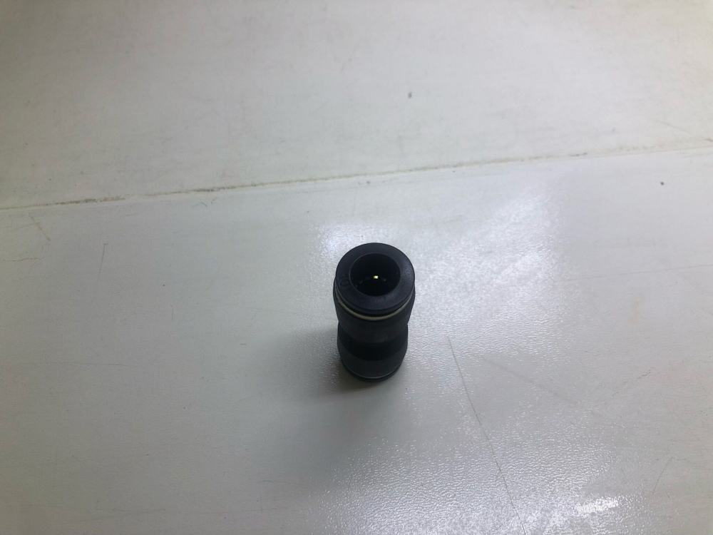 Фитинг пластиковый прямой черный 10мм 2шт Соединитель трубки ПВХ