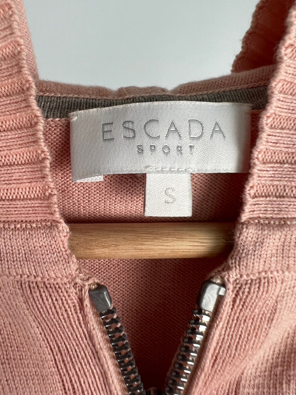 Костюм Escada