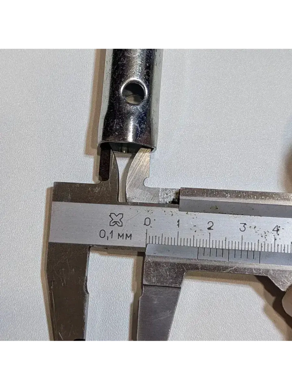 Ключ свечной 16/18