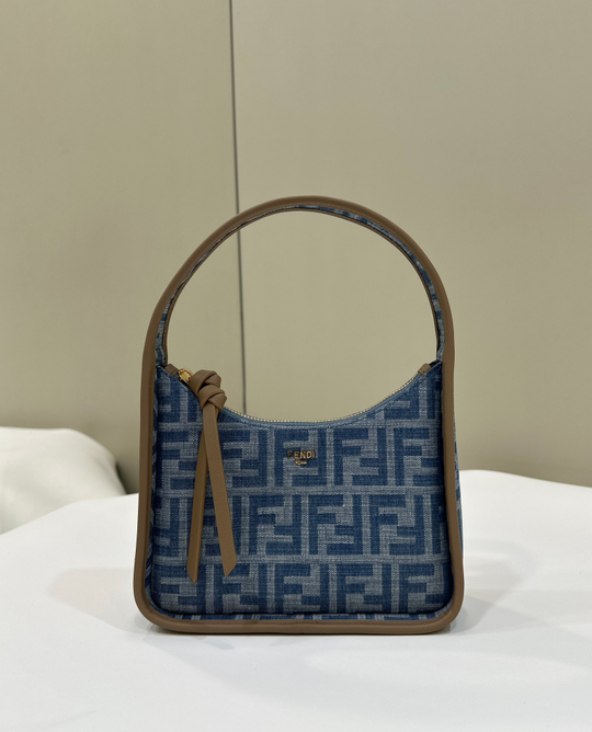 Fendi Mini Fendessence 28 cm