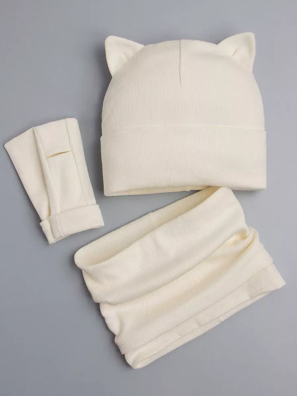 Шапка для девочки осенняя с митенками и снудом