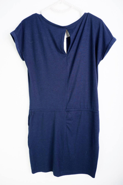 Платье базового кроя, визуально 40/42 размер