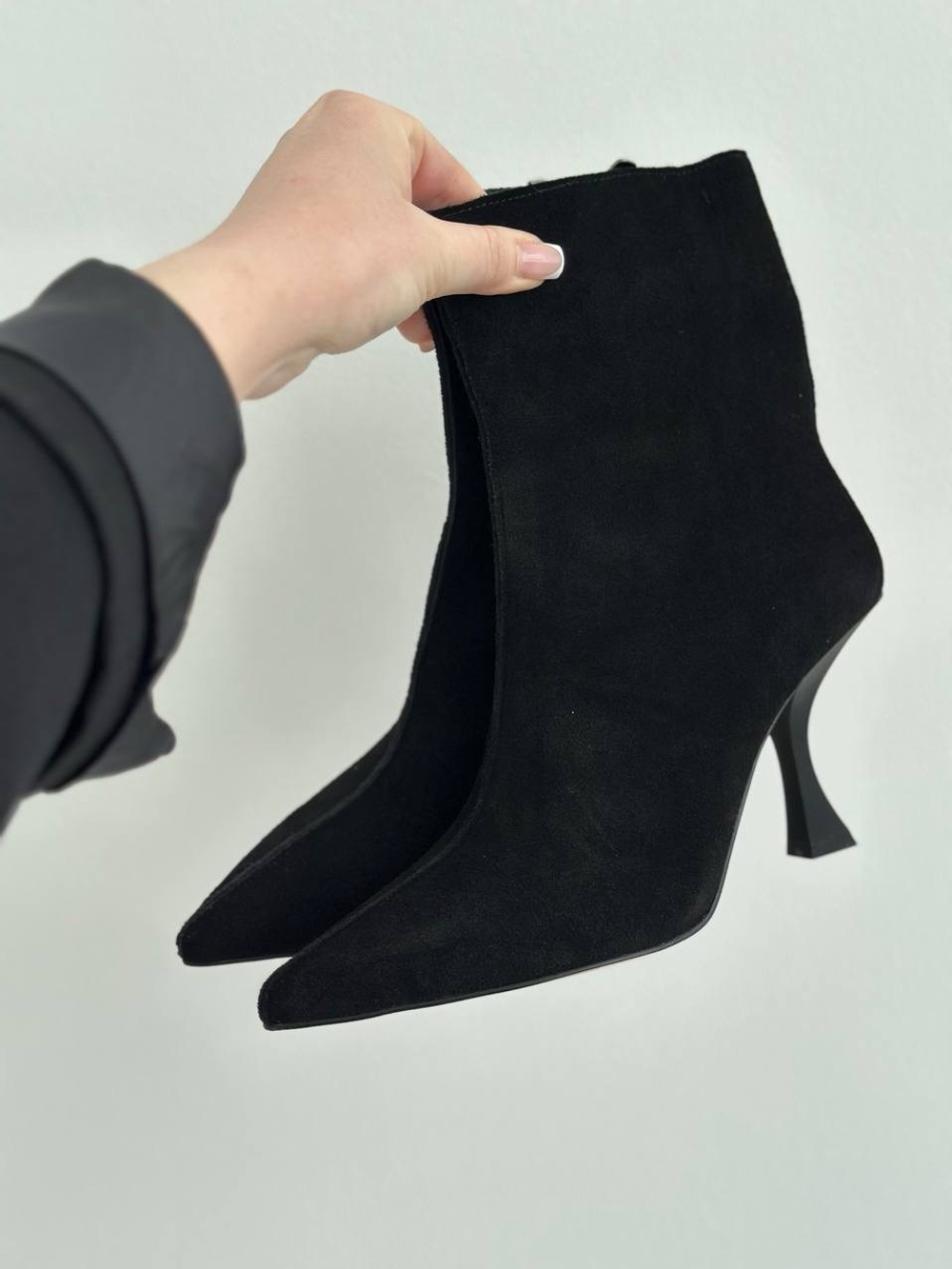 Ботильоны из натуральной замши Egga