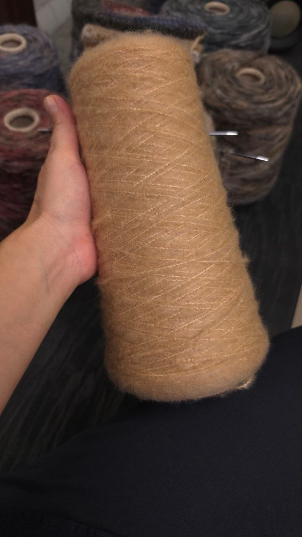 Итальянская бобинная пряжа от производителя Vimar art. Sherpa Состав 74% Кашемир 26% Шелк , Длина 300 м/100г