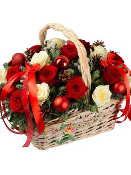 Композиция в корзине "Атмосфера счастья"