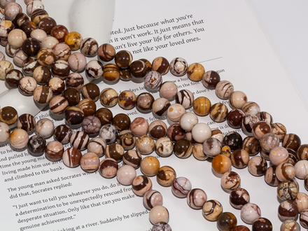 Нить бусин из яшмы 10,5мм