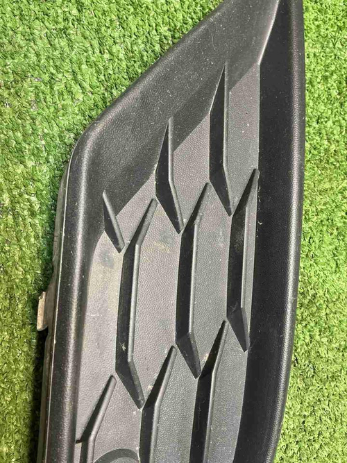 Решетка переднего бампера левая VW Tiguan 2 16-20