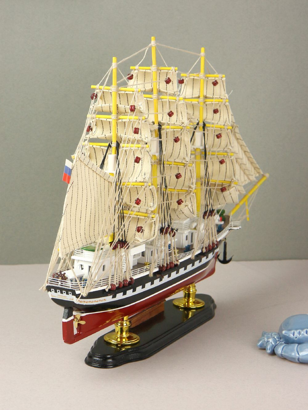 Meteor Lights Модель парусника Паллада, 52 см