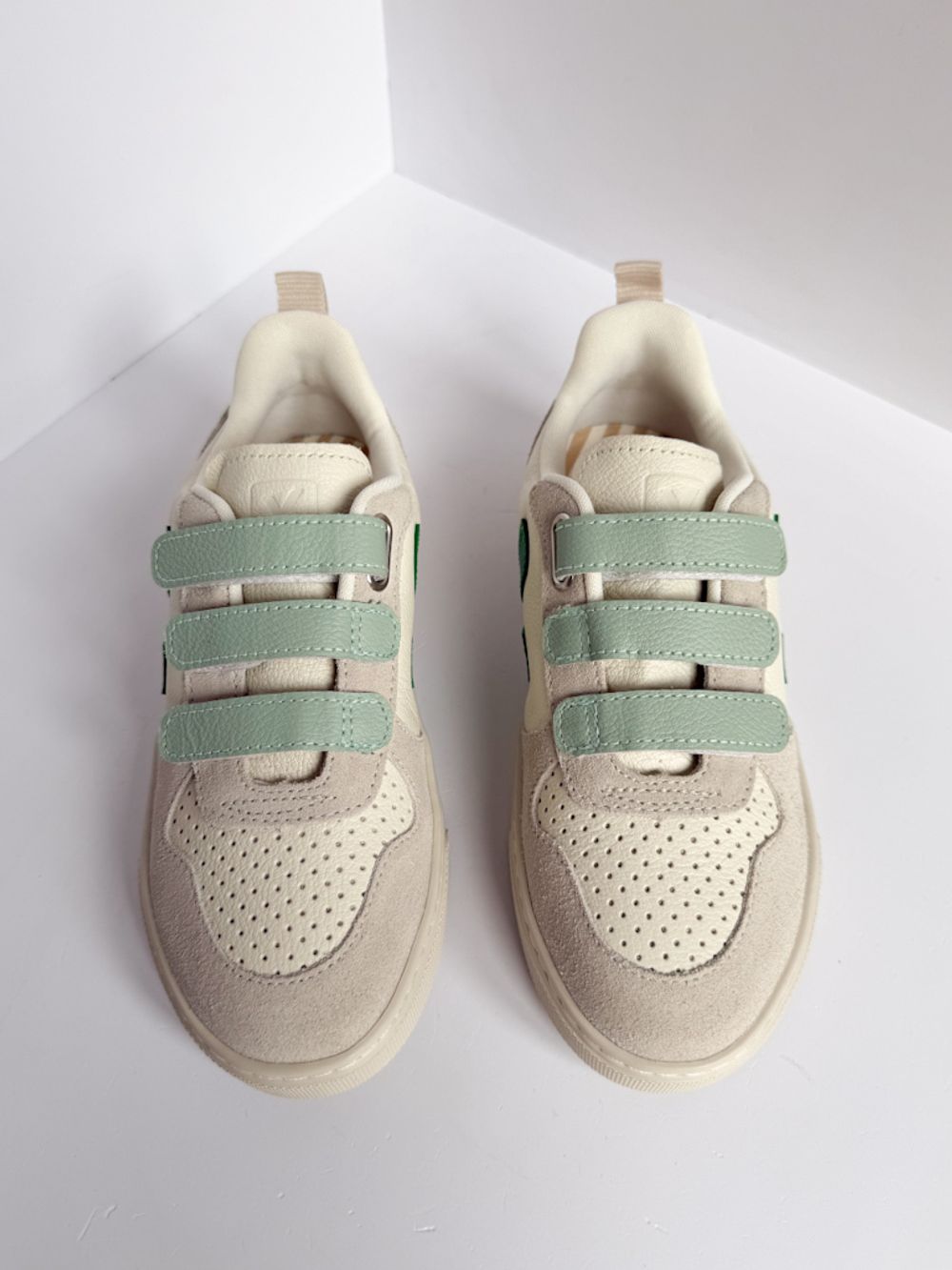 Кожаные кроссовки Veja & Bonpoint, 34