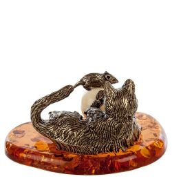 Народные промыслы AM- 388 Фигурка «Кошка с мышкой» (латунь, янтарь)