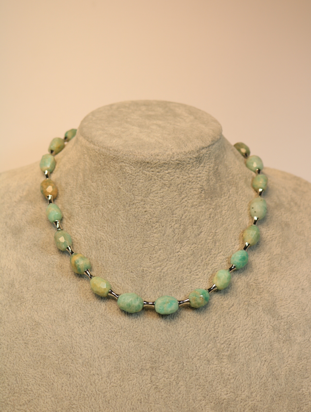 Чокер из амазонита «Мятный шторм»