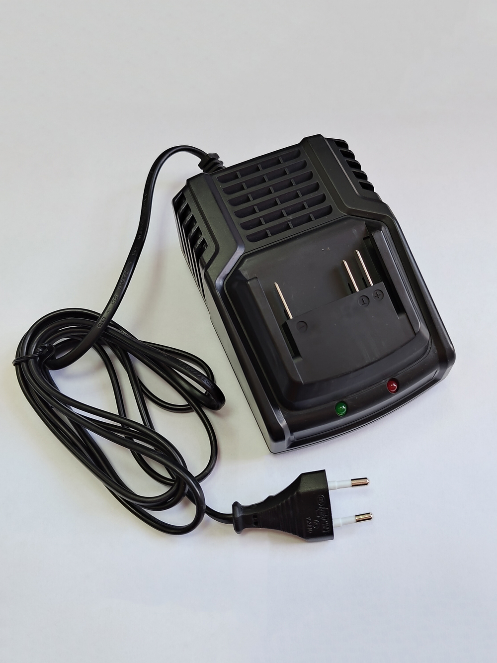 Устройство зарядное универсальное с базой 10,8-18В, 1500мА, (под аккум. СЛАЙДЕР)