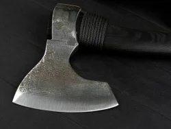 Большой кованый топор, рукоять черный мореный ясень