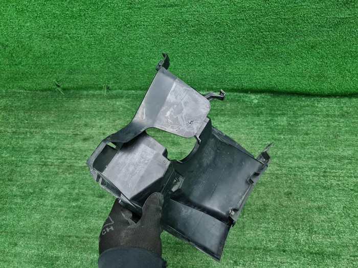 Кронштейн ПТФ правый BMW 3er F30 (2015-2020)