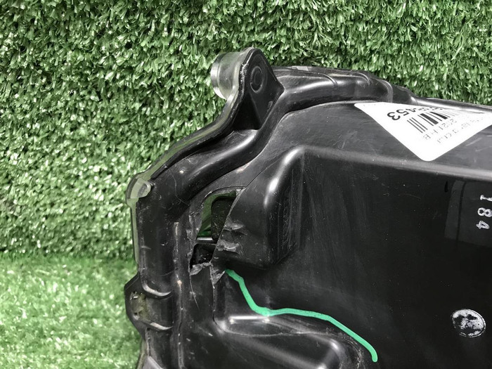 ПТФ правая Toyota Land Cruiser 300 (2021-н.в.)