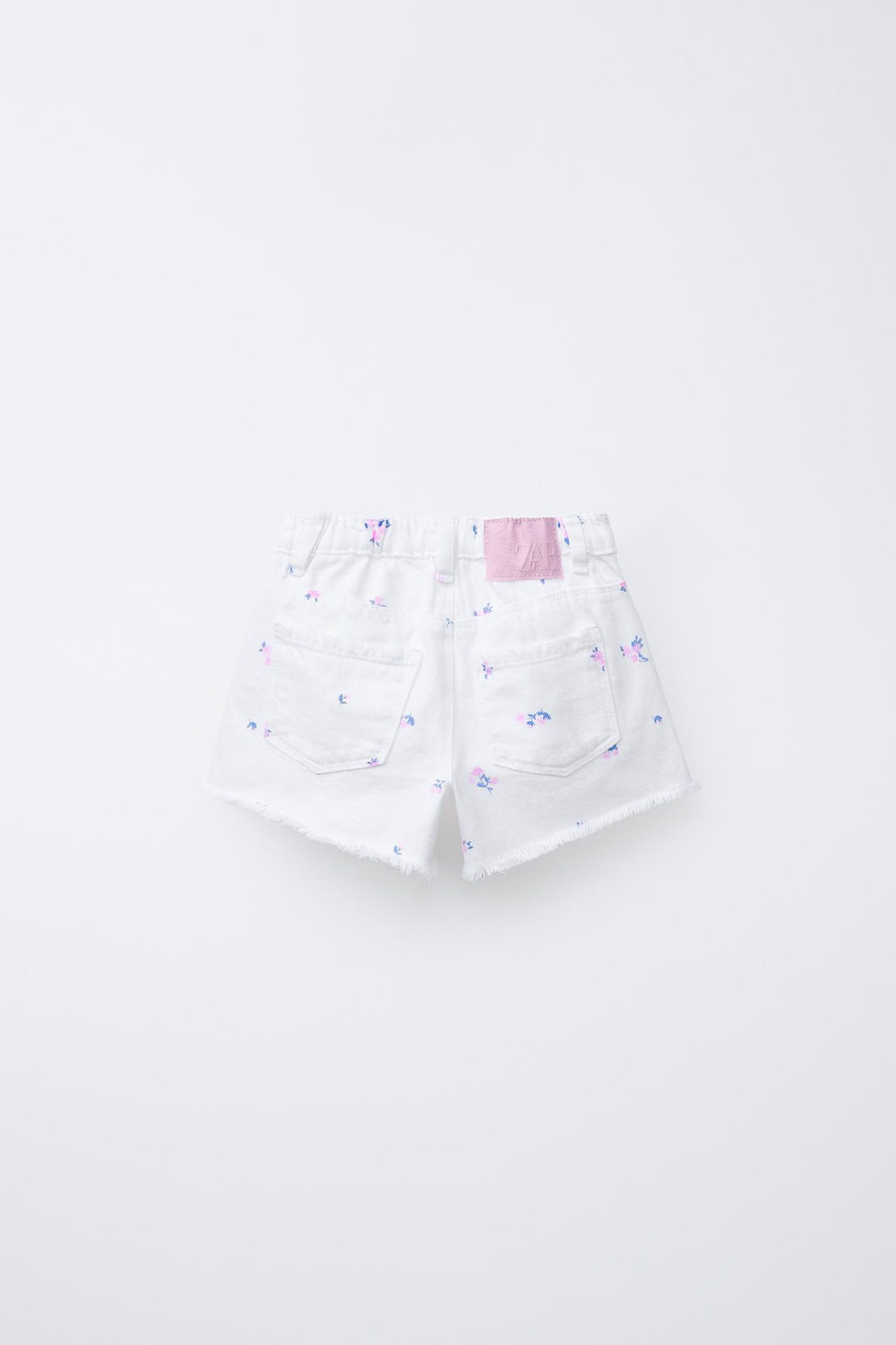 ZARA БЕРМУДЫ ИЗ ТВИЛА С ЦВЕТОЧНЫМ ПРИНТОМ, БЕЛЫЙ