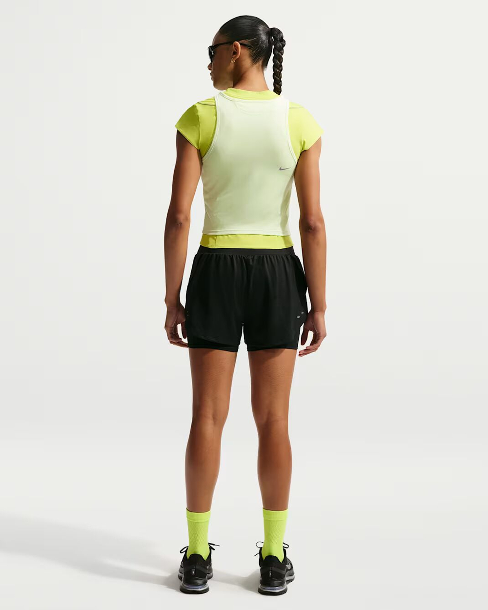 Nike Flow Женские сетчатые шорты для бега Dri-FIT 2 в 1 - NIKE