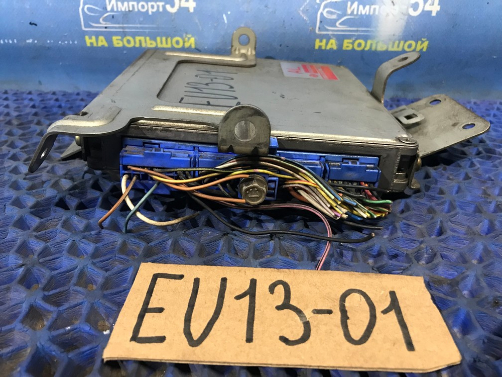Компьютер двигателя NISSAN BLUEBIRD 1993