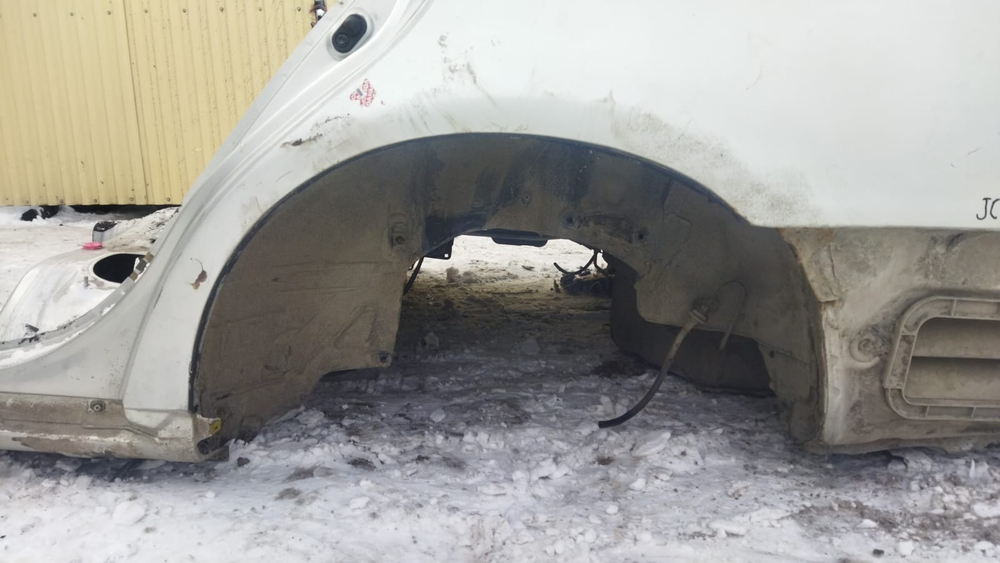 Крыло заднее левое TOYOTA BREVIS 2001