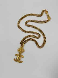 Кулон Chanel с логотипом