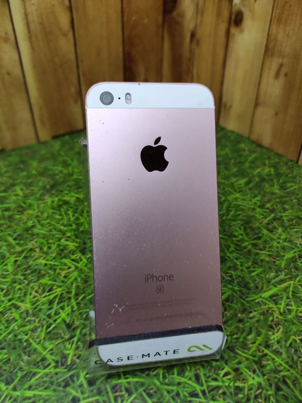 Смартфон Apple Iphone SE 64Gb Белый (Витринный)