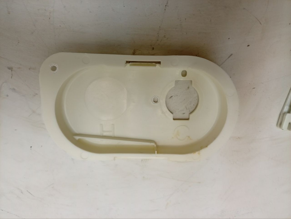 VMUF501B кт19 Пластиковый крепеж, защёлки и заглушки для стиральной машины Hotpoint-Ariston б/у