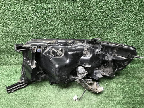 Битая Фара правая Land Cruiser 200 (2015-2021) LED