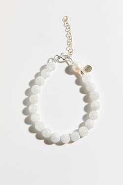 Браслет I AM THE ALTAR из лунного камня