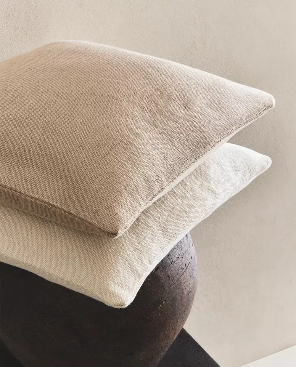 ZARA HOME ОДНОТОННЫЙ ЧЕХОЛ НА ПОДУШКУ, БЕЖЕВЫЙ