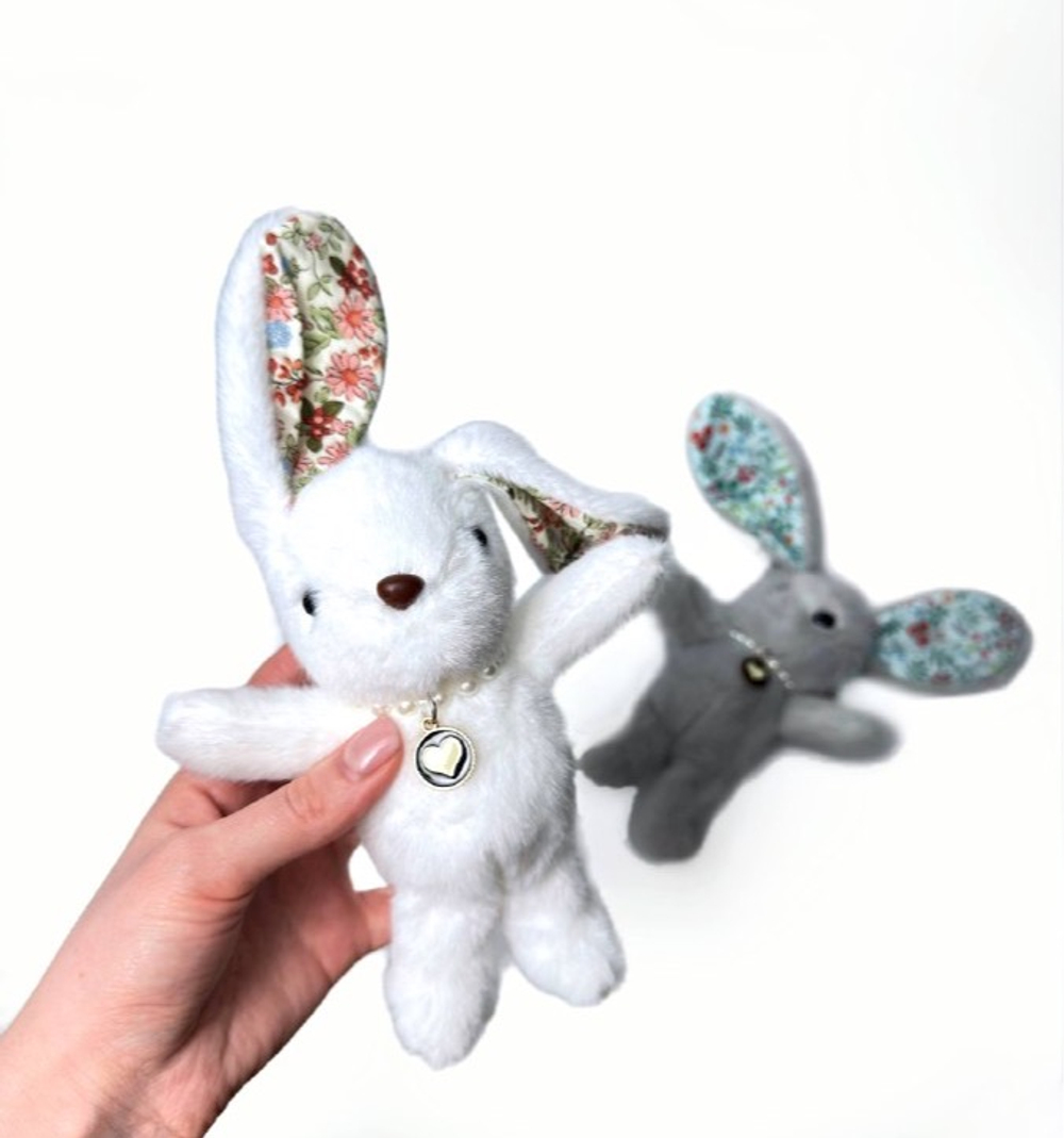 Мягкий брелок "Заяц с цветочными ушками" 17 см оптом