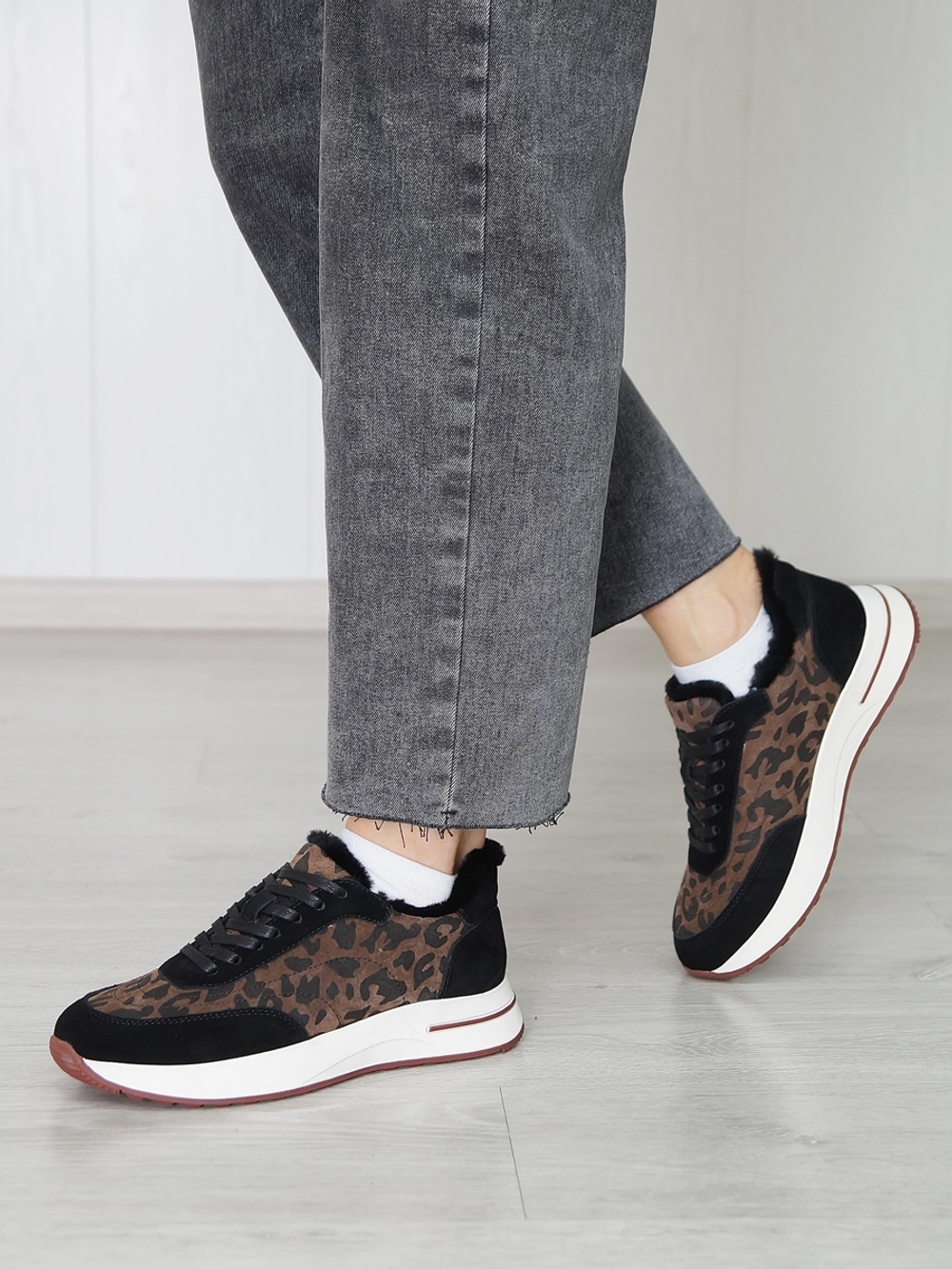 Кроссовки женские зимние