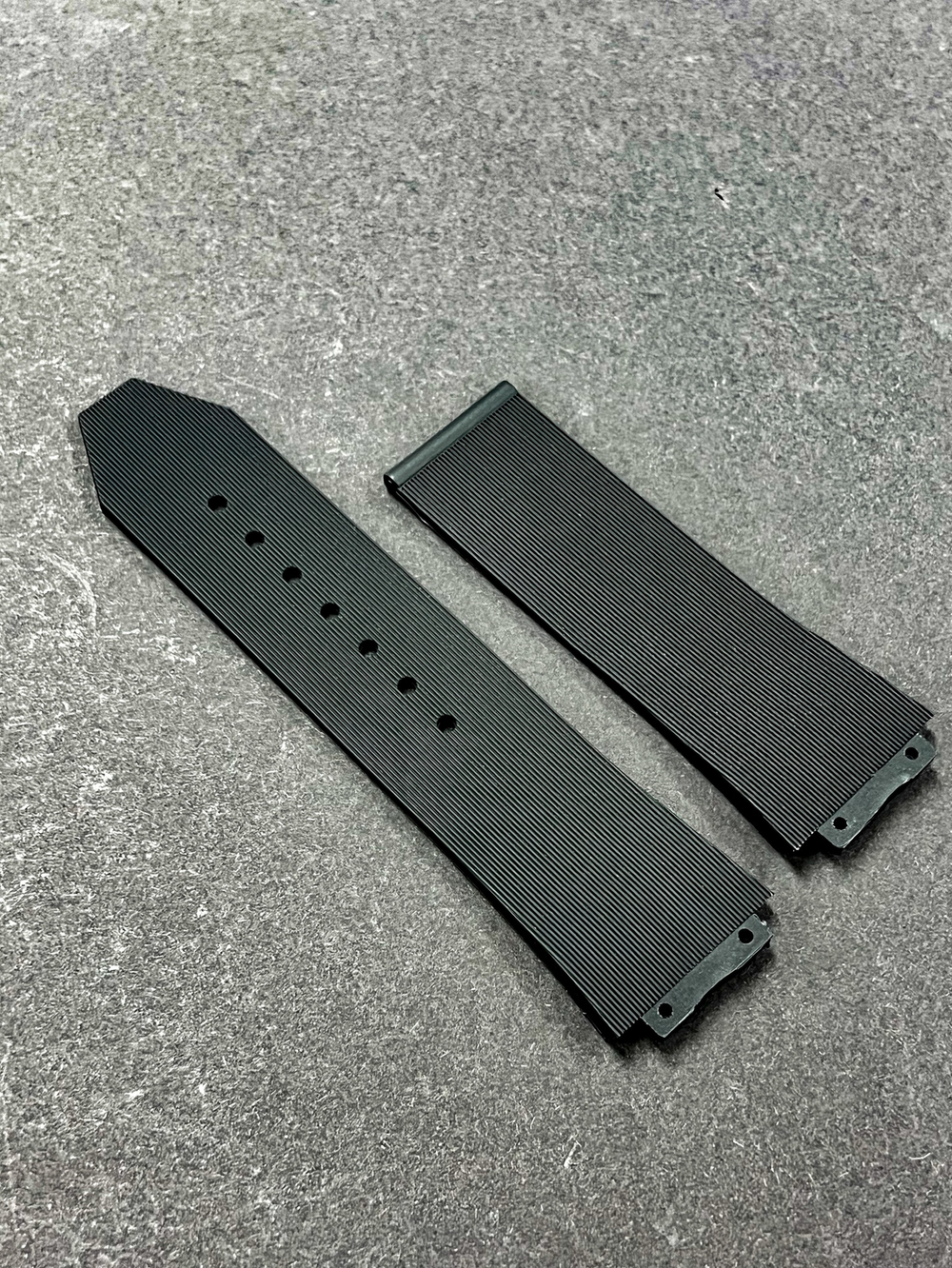 Hublot Полоски