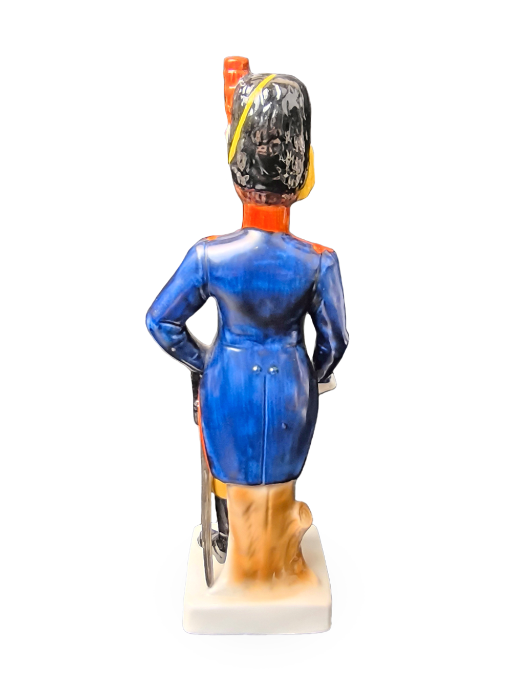 Фарфоровая статуэтка "Пехотный офицер" Франция